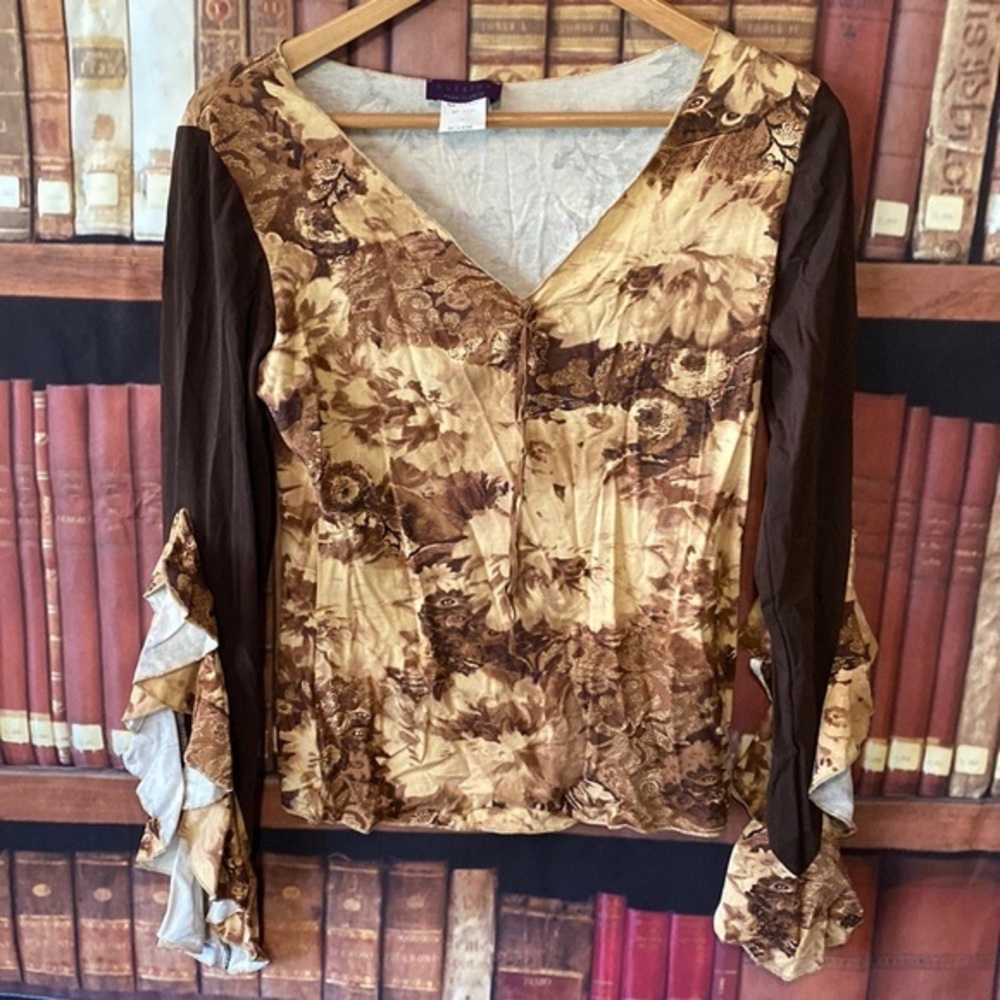 Butsina made in Paris brown ruffle sleeve V neck top